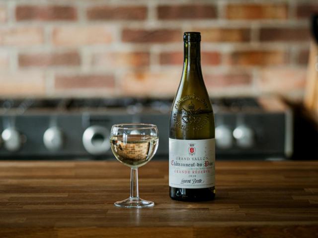 Dîner chic à la maison - comment intégrer un Chablis dans votre menu ?